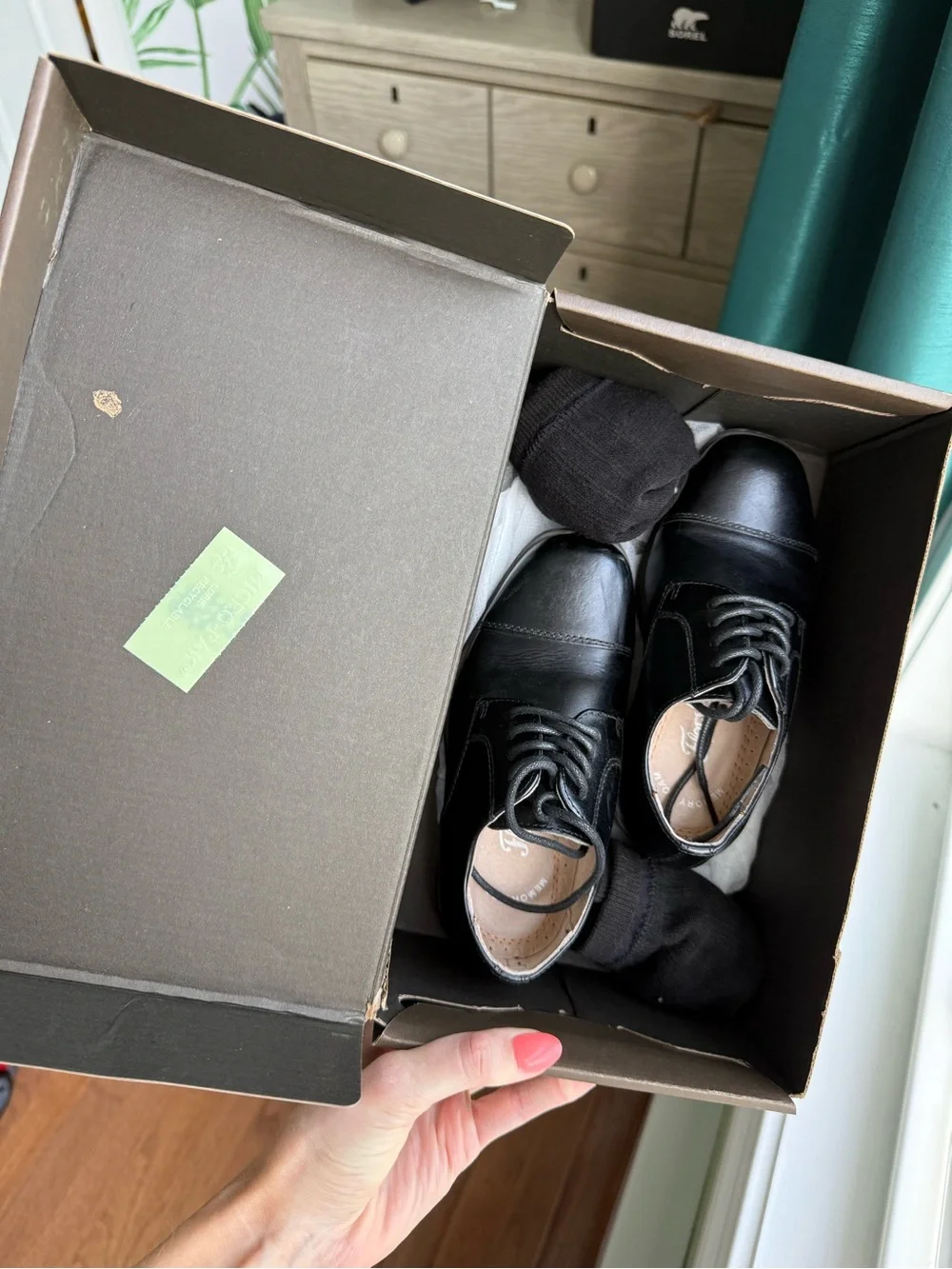 FLORSHEIM SIZE 10 BOYS DRESS SHOES